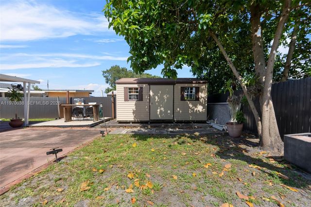 3140 NW 59th St, Miami, FL 33142