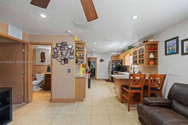 3140 NW 59th St, Miami, FL 33142