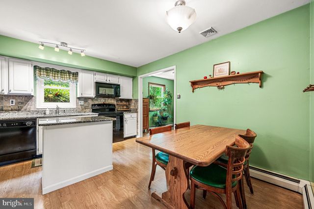 8 GRANGER LN, Coatesville, PA 19320