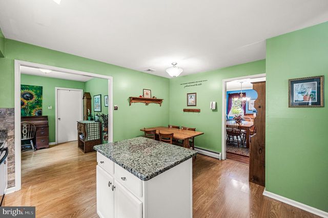 8 GRANGER LN, Coatesville, PA 19320
