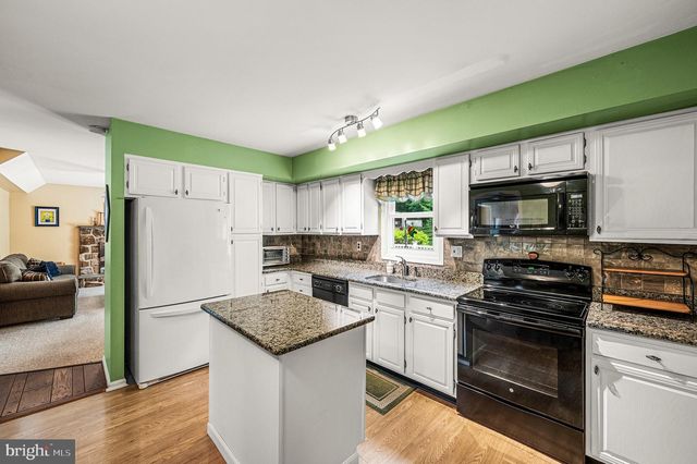 8 GRANGER LN, Coatesville, PA 19320