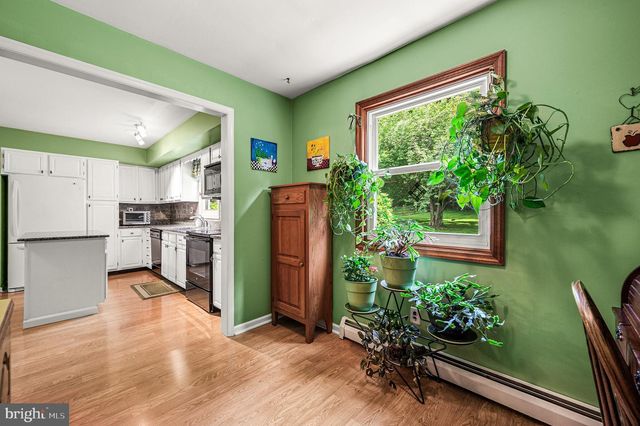 8 GRANGER LN, Coatesville, PA 19320