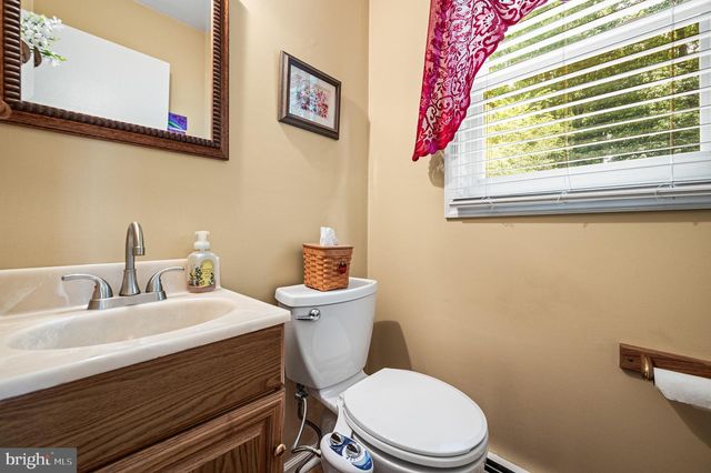 8 GRANGER LN, Coatesville, PA 19320