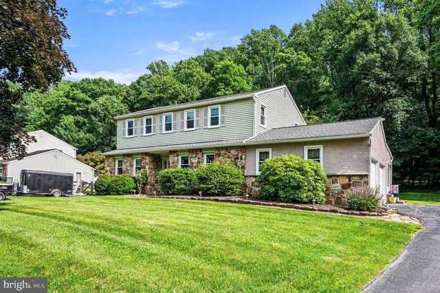 8 GRANGER LN, Coatesville, PA 19320