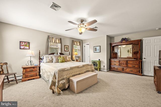 8 GRANGER LN, Coatesville, PA 19320