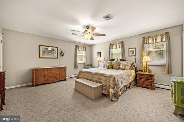 8 GRANGER LN, Coatesville, PA 19320