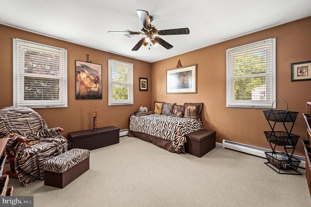 8 GRANGER LN, Coatesville, PA 19320