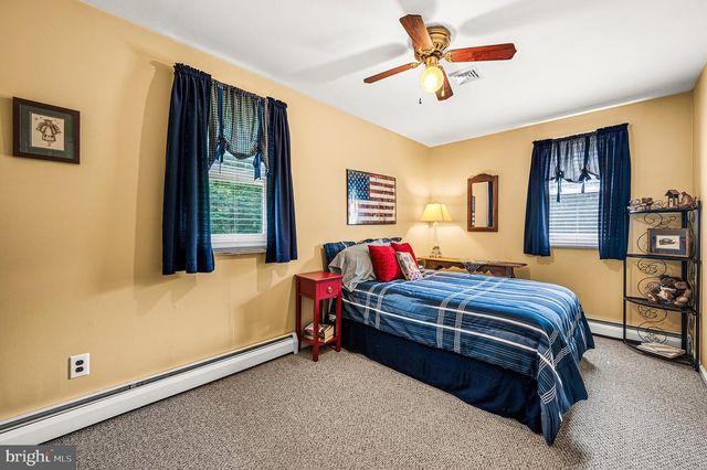8 GRANGER LN, Coatesville, PA 19320