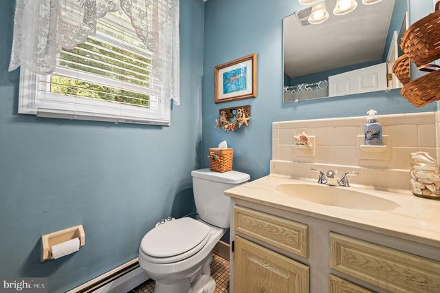 8 GRANGER LN, Coatesville, PA 19320