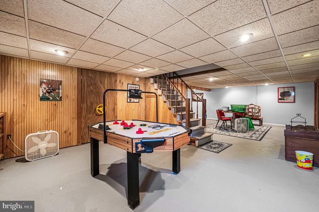 8 GRANGER LN, Coatesville, PA 19320