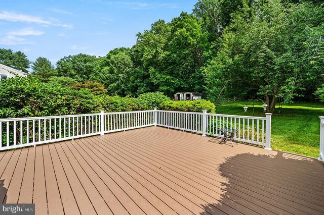 8 GRANGER LN, Coatesville, PA 19320
