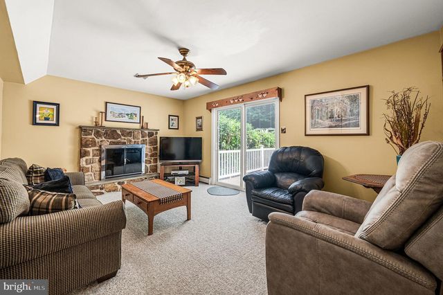 8 GRANGER LN, Coatesville, PA 19320