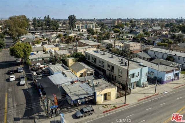 6804 S Hoover, Los Angeles, CA 90044