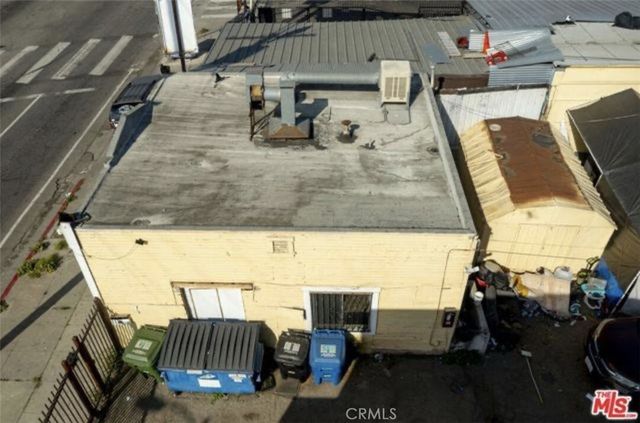 6804 S Hoover, Los Angeles, CA 90044