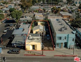 6804 S Hoover, Los Angeles, CA 90044