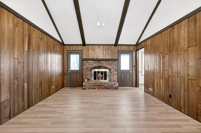 317 Valley Road, Olathe, KS 66061