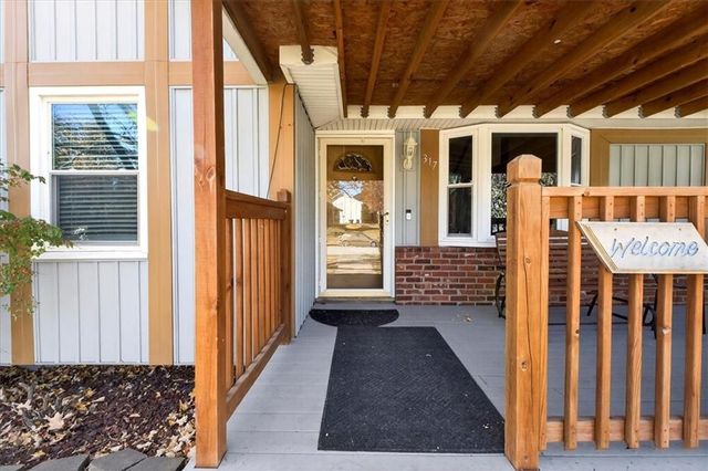 317 Valley Road, Olathe, KS 66061