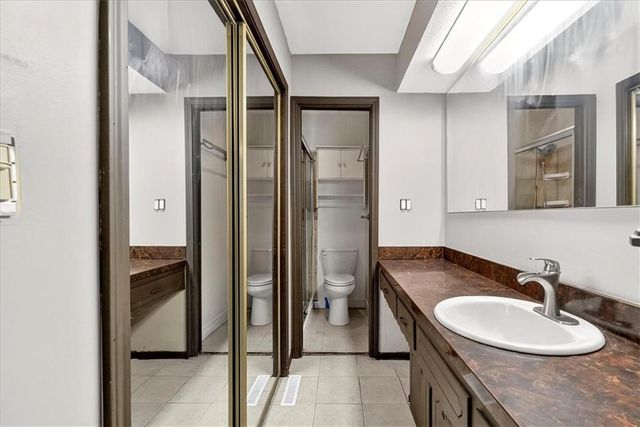 317 Valley Road, Olathe, KS 66061