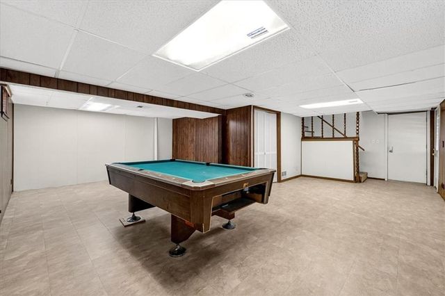 317 Valley Road, Olathe, KS 66061