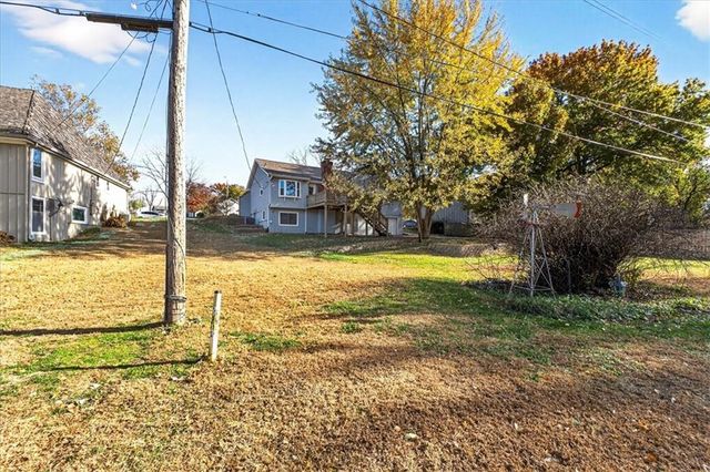 317 Valley Road, Olathe, KS 66061