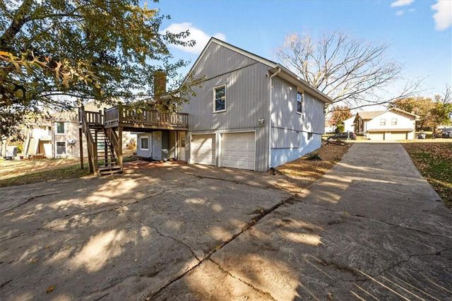 317 Valley Road, Olathe, KS 66061