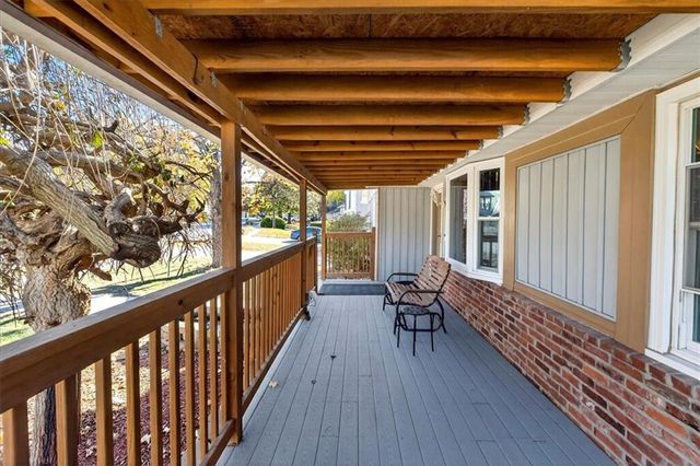 317 Valley Road, Olathe, KS 66061