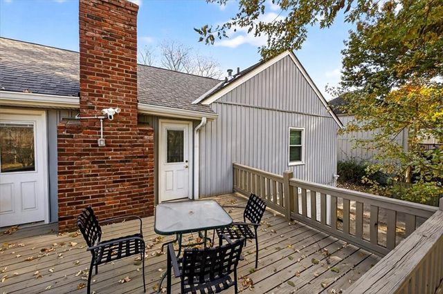 317 Valley Road, Olathe, KS 66061