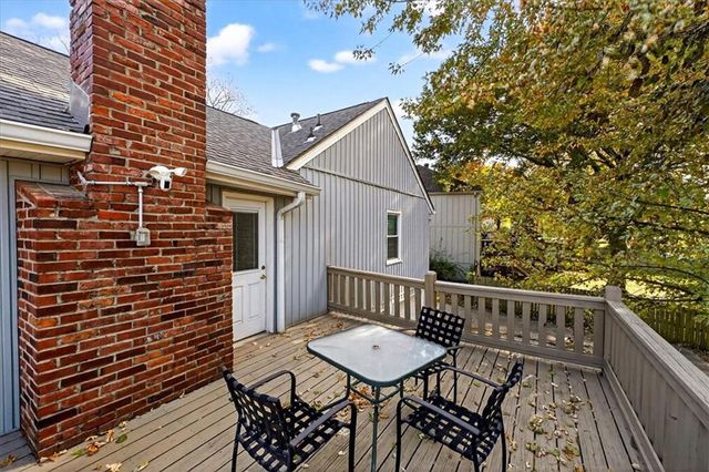 317 Valley Road, Olathe, KS 66061