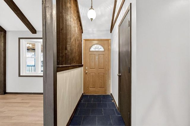 317 Valley Road, Olathe, KS 66061