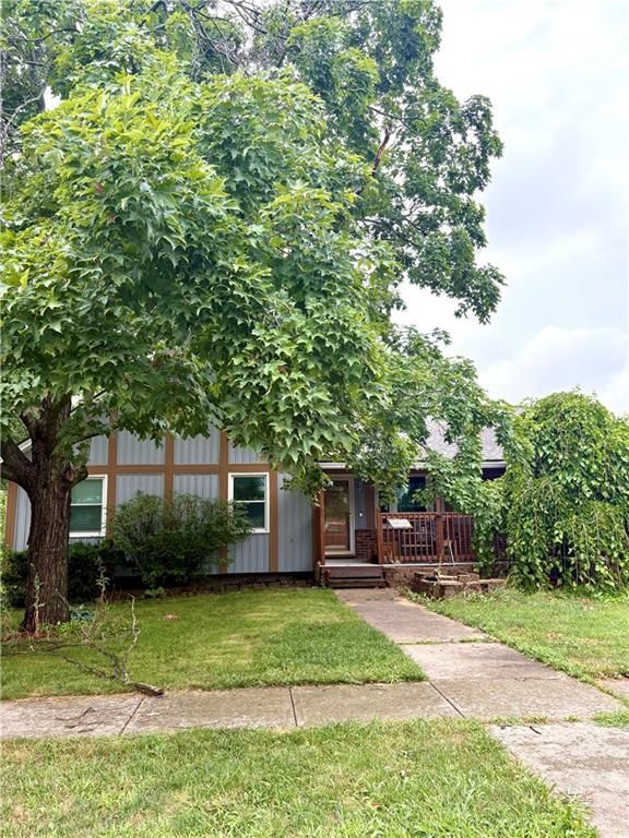 317 Valley Road, Olathe, KS 66061