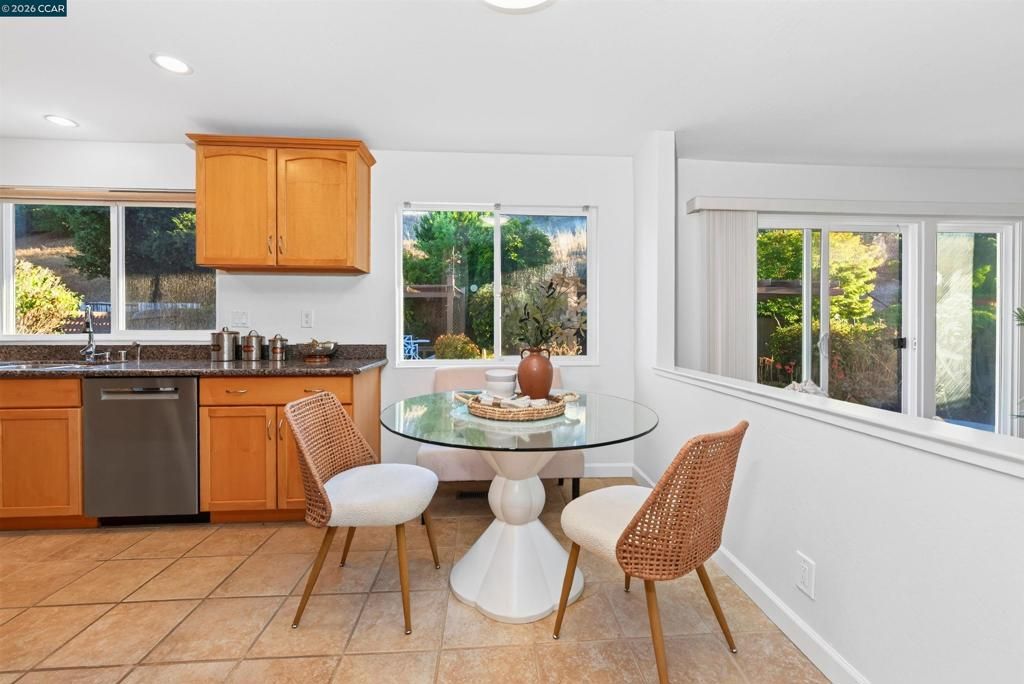 Image 16 of property listing at 1556 Partridge Dr, Hercules, CA 94547