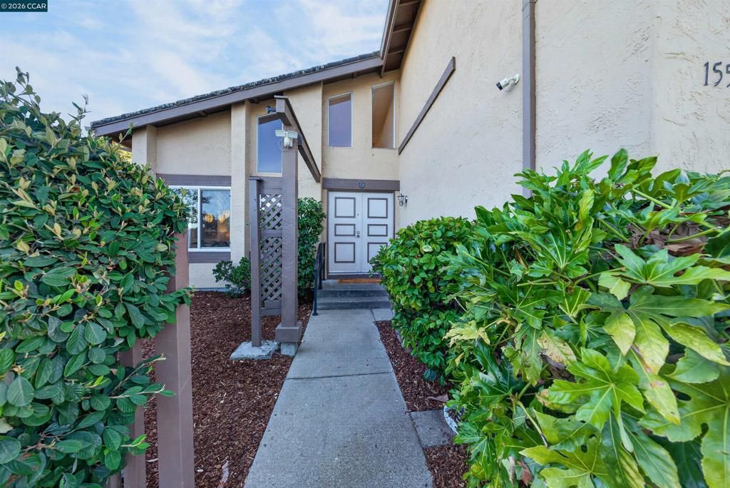 Image 6 of property listing at 1556 Partridge Dr, Hercules, CA 94547