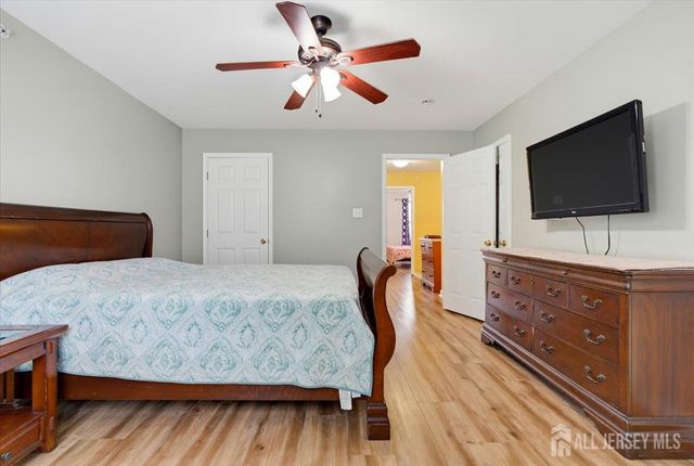 209 Blossom Circle, South Brunswick, NJ 08810
