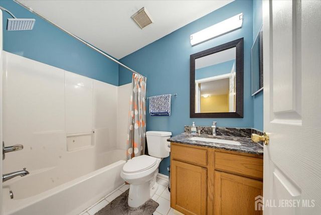 209 Blossom Circle, South Brunswick, NJ 08810