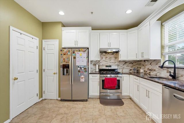 209 Blossom Circle, South Brunswick, NJ 08810