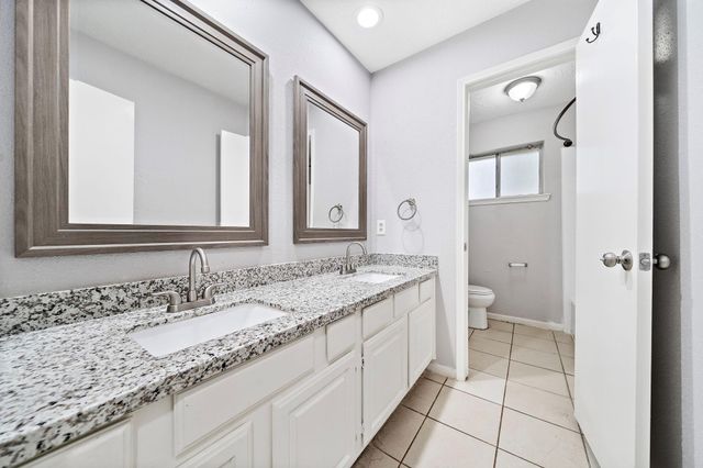 1617 Pecan Hollow Street, Pearland, TX 77581