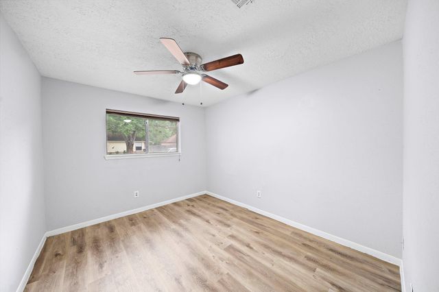 1617 Pecan Hollow Street, Pearland, TX 77581
