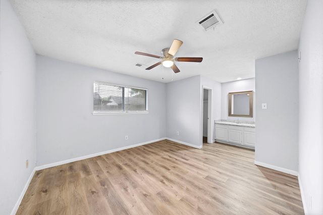 1617 Pecan Hollow Street, Pearland, TX 77581