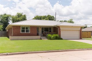 2660 Lakeside Drive, Oklahoma City, OK 73120