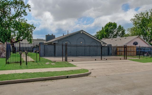 3911 Springmeadows Street A, Houston, TX 77080