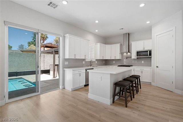 5517 Stormy Night Court, Las Vegas, NV 89120