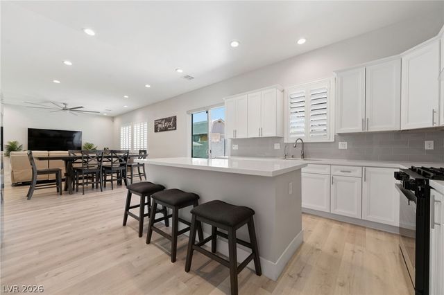 5517 Stormy Night Court, Las Vegas, NV 89120