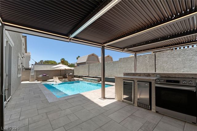 5517 Stormy Night Court, Las Vegas, NV 89120