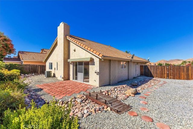 852 Arena Court, Hemet, CA 92545