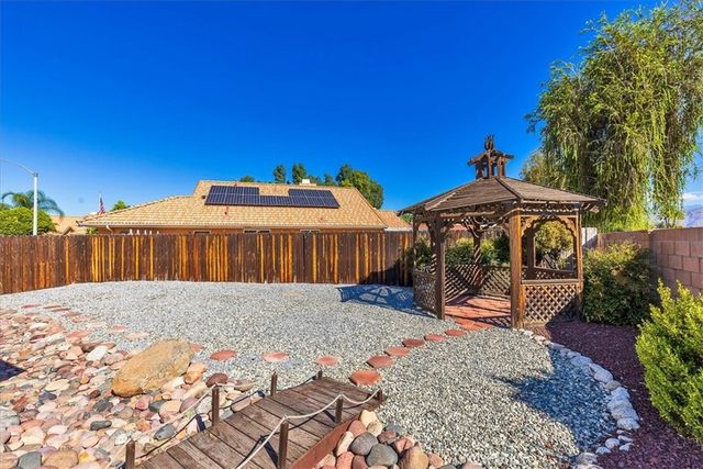 852 Arena Court, Hemet, CA 92545