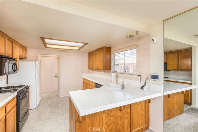 852 Arena Court, Hemet, CA 92545