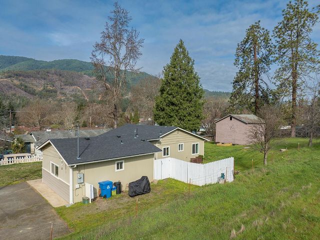 114 Short Street, Rogue River, OR 97537