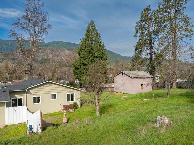 114 Short Street, Rogue River, OR 97537
