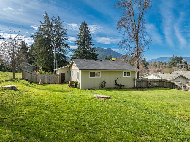 114 Short Street, Rogue River, OR 97537