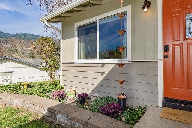 114 Short Street, Rogue River, OR 97537